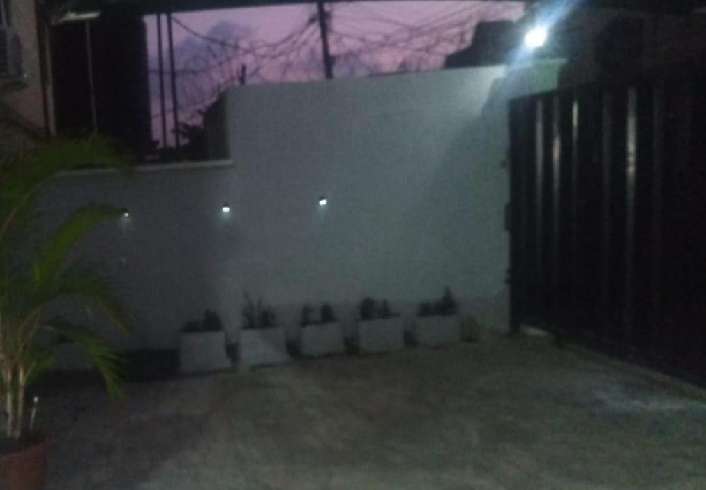 Staycation Suites And Apartment Lagos Esterno foto